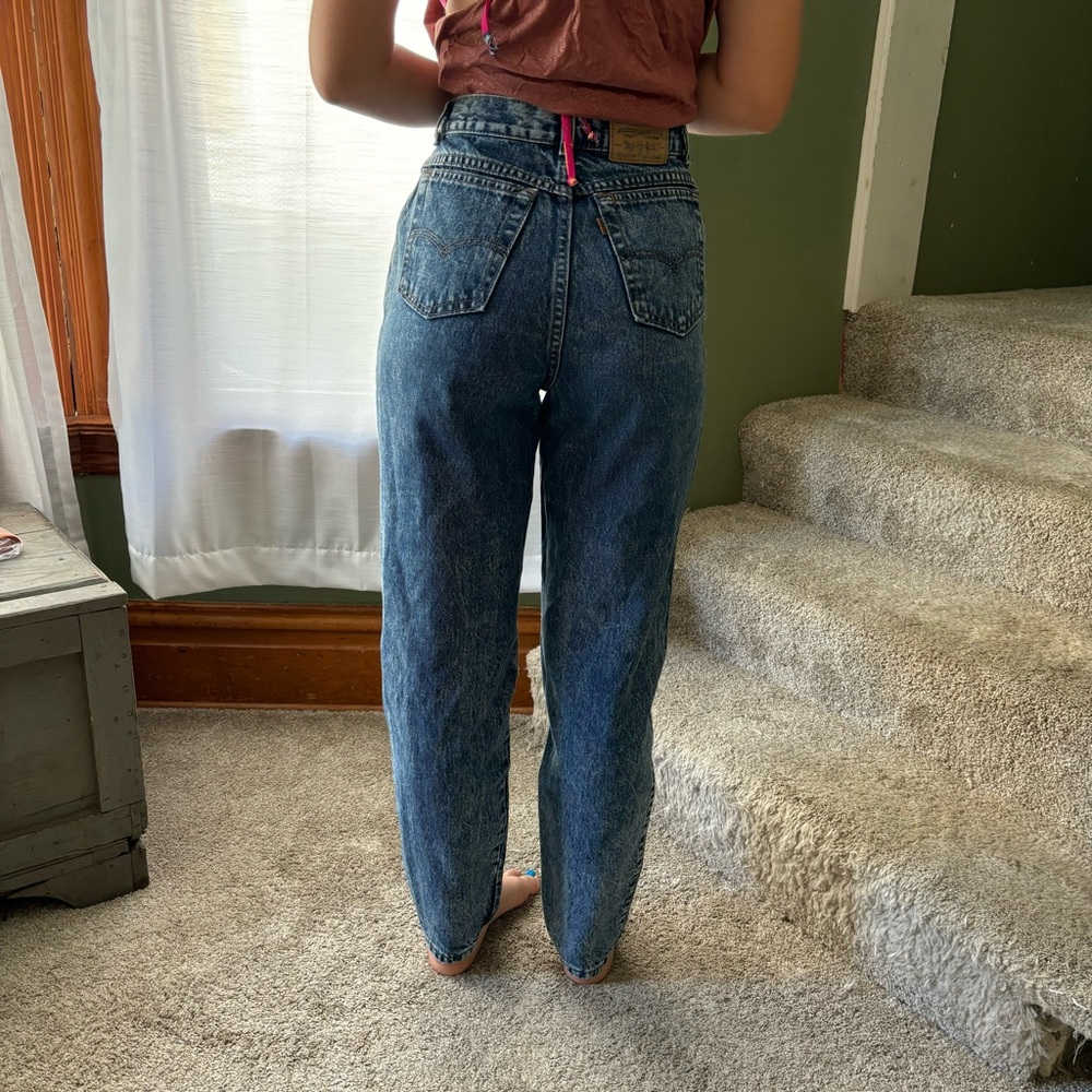 Vintage Levi’s jeans high rise tapered leg acid wash